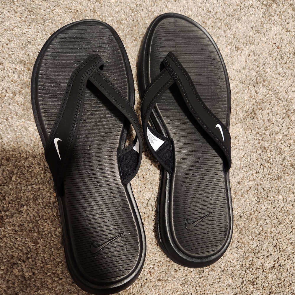 Nike Flip Flops- size 7